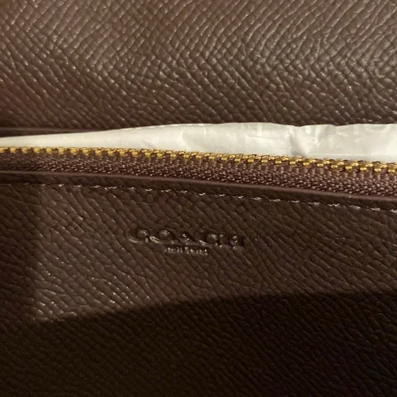 Coach Shimmering Red Crossbody Clutch, Never used with original packing - Picture 5 of 11